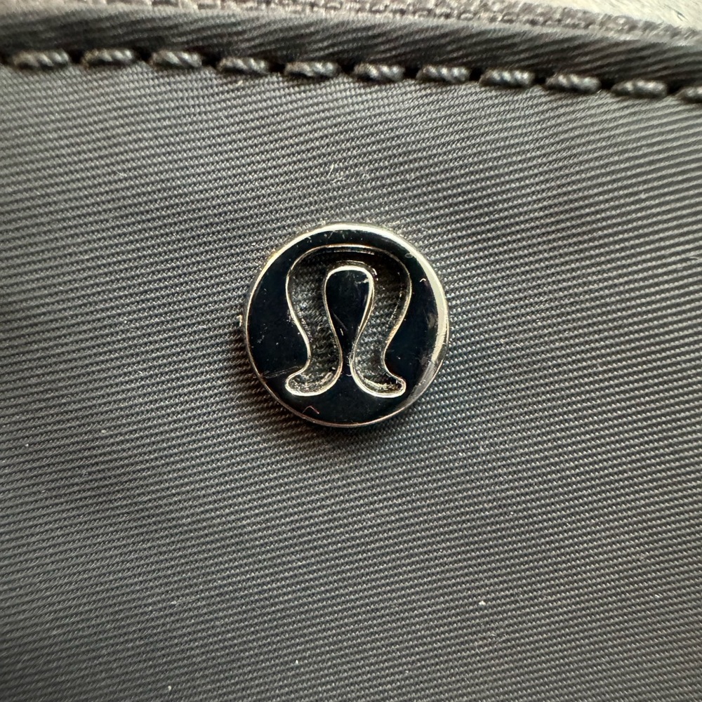 Lululemon athletica Gray Coin Keychain Pouch with Logo - Picture 10 of 15